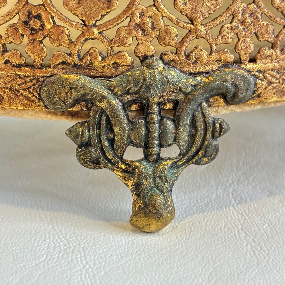 Vintage Gold Tone Heart Shaped Jewelry Box Ormolu Filigree Glass Lid Footed - Picture 6 of 16
